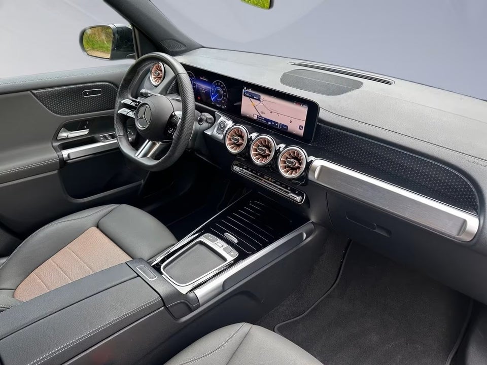 Mercedes EQB300 Progressive Advance Plus 4Matic 5d