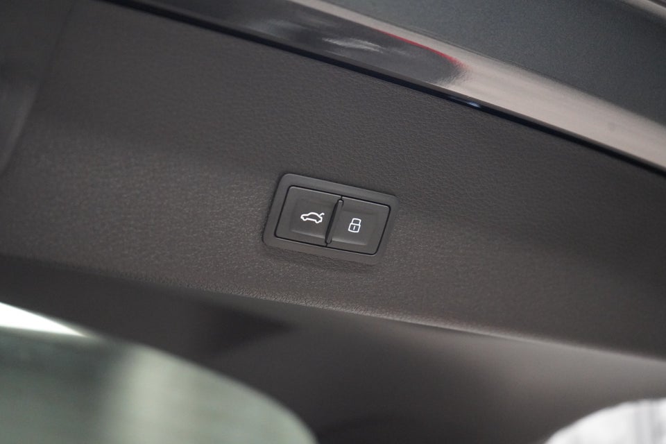 Audi e-tron 55 S-line Sportback quattro 5d