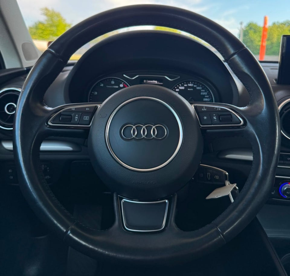 Audi A3 1,4 TFSi 150 Ambiente Sportback 5d