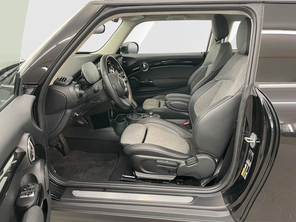 MINI Cooper SE Classic Trim 3d