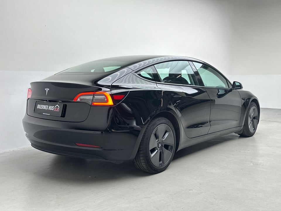 Tesla Model 3 RWD 4d