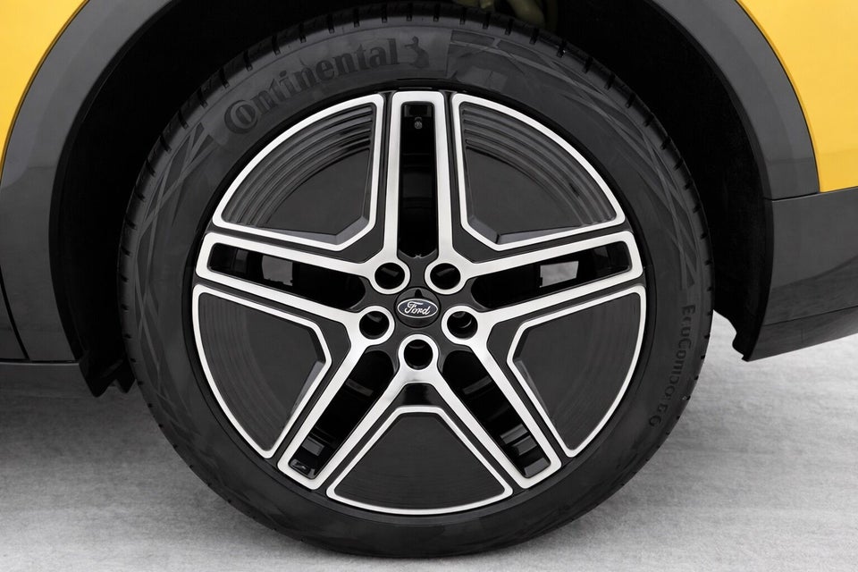 Ford Capri 77 Premium Extended Range 5d