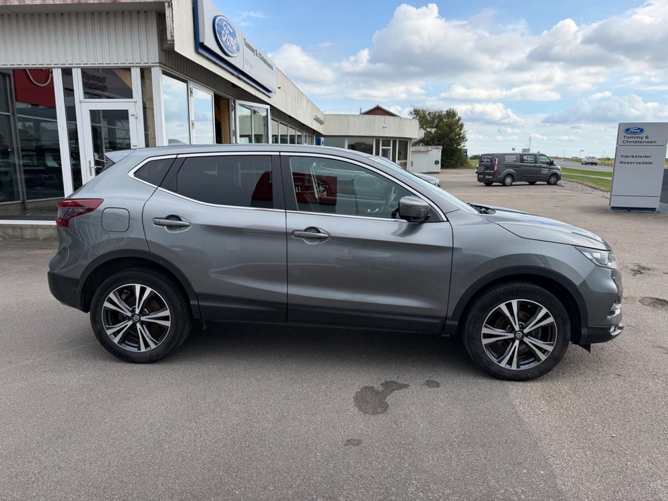Nissan Qashqai 1,3 Dig-T 140 N-Connecta 5d