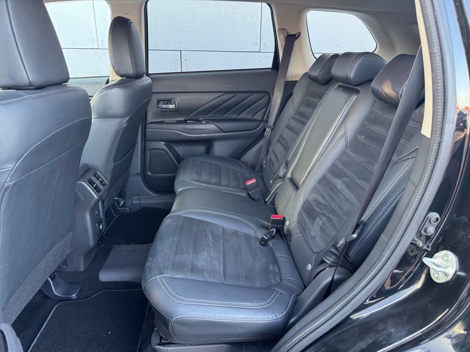 Mitsubishi Outlander 2,4 PHEV Intense CVT 4WD 5d