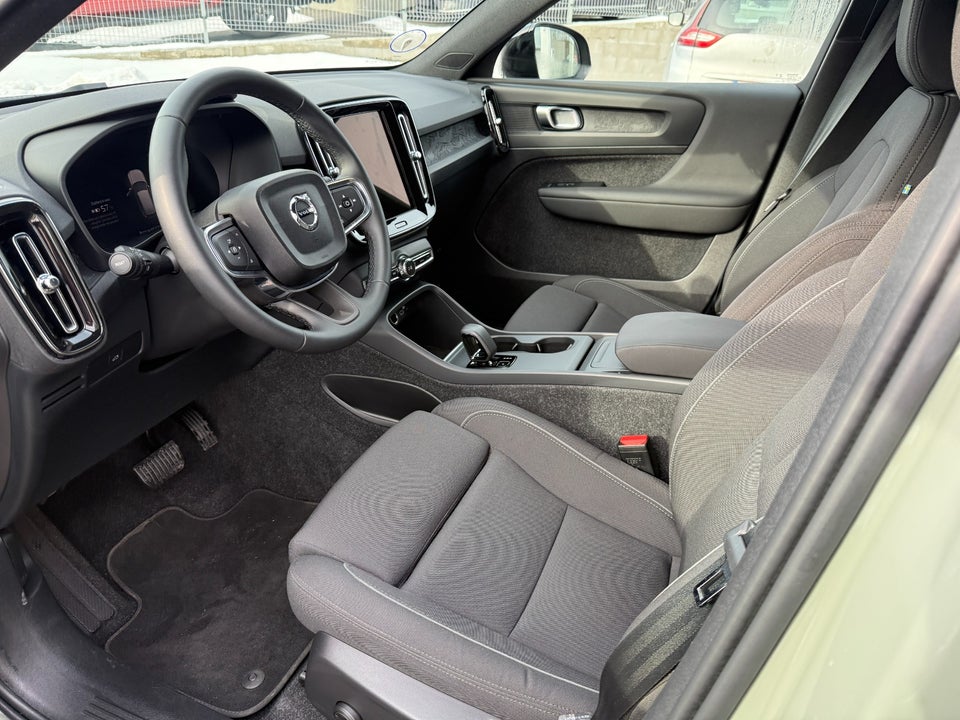 Volvo EX40 Extended Range Plus 5d