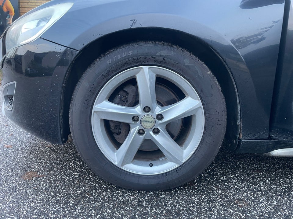 Volvo V60 3,0 T6 Summum aut. AWD 5d