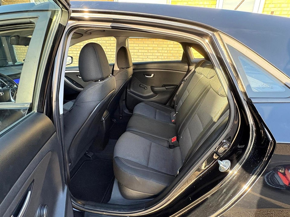 Hyundai i30 1,6 GDi Active+ 5d