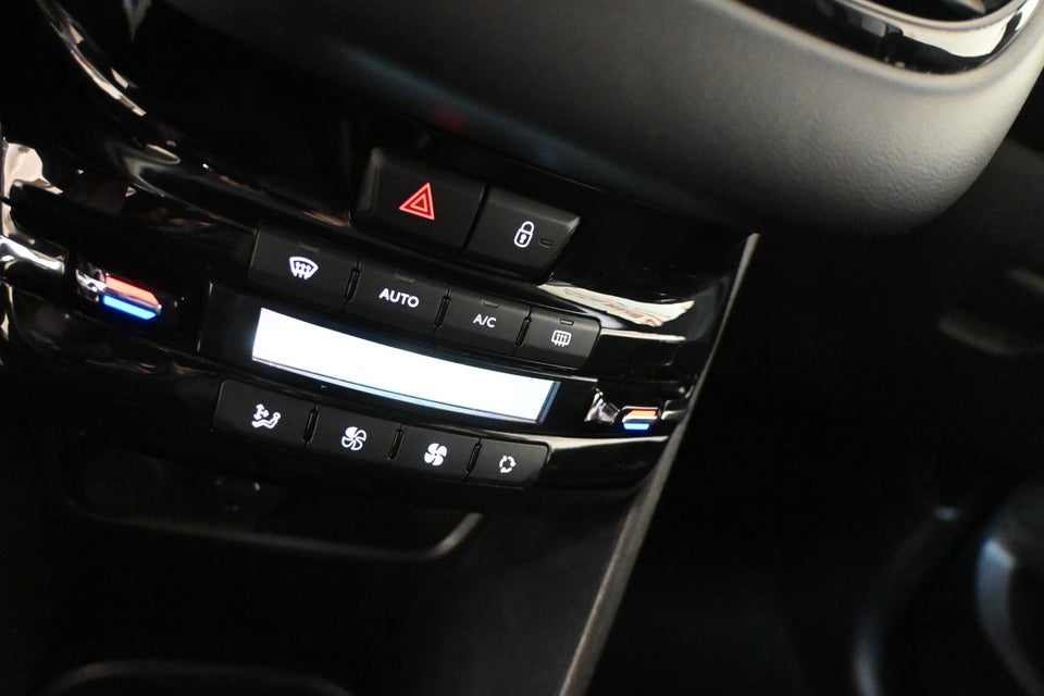 Peugeot 208 1,2 VTi 82 Envy 5d