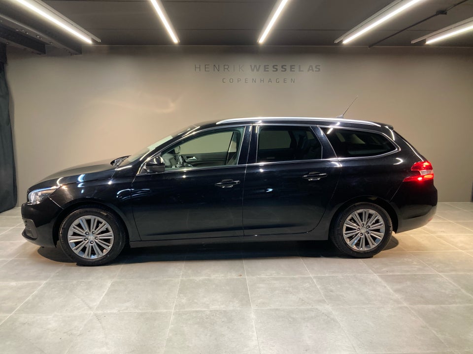 Peugeot 308 1,5 BlueHDi 130 Prestige SW EAT6 5d