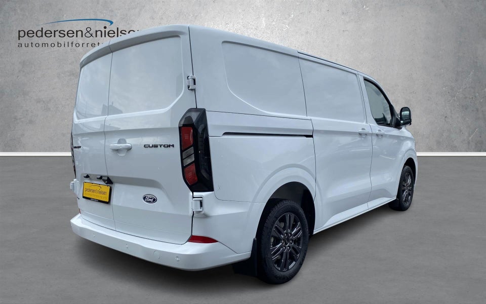 Ford Transit Custom 320L 2,5 PHEV Limited CVT
