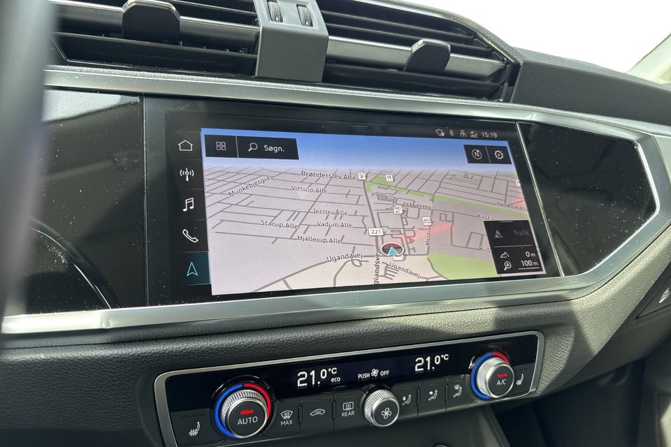 Audi Q3 45 TFSi e Attitude plus S-tr. 5d