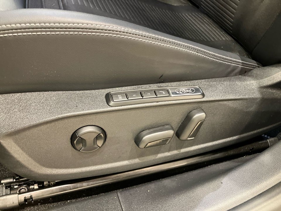 Ford Explorer 82 Premium Extended Range 5d