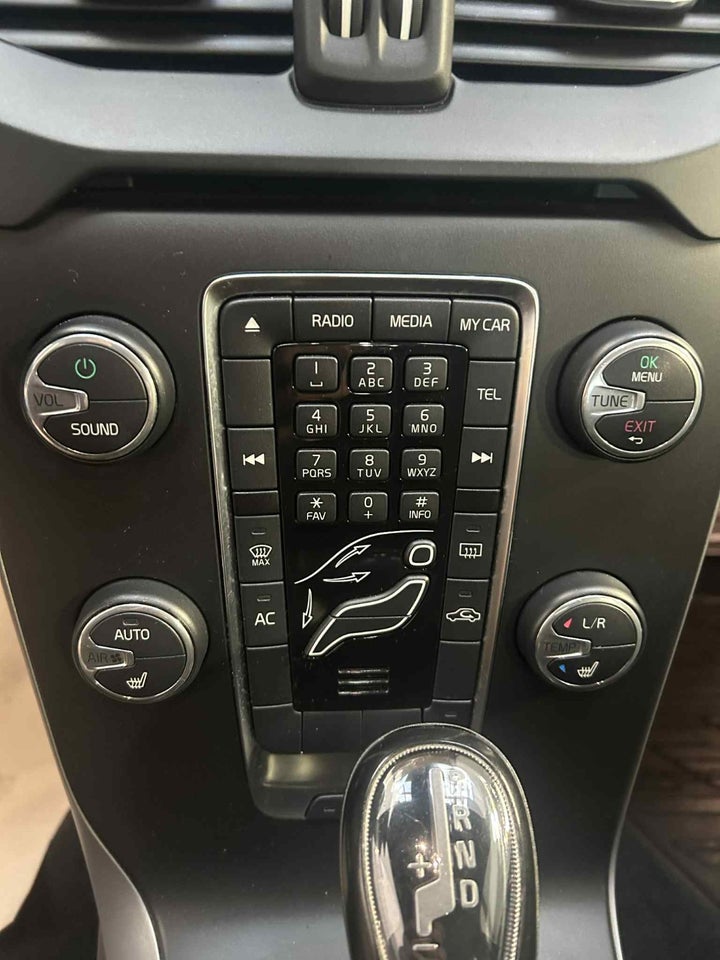 Volvo V40 1,6 D2 115 Kinetic aut. 5d