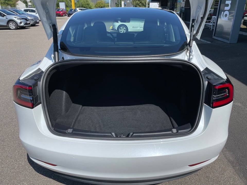 Tesla Model 3 Long Range AWD 4d