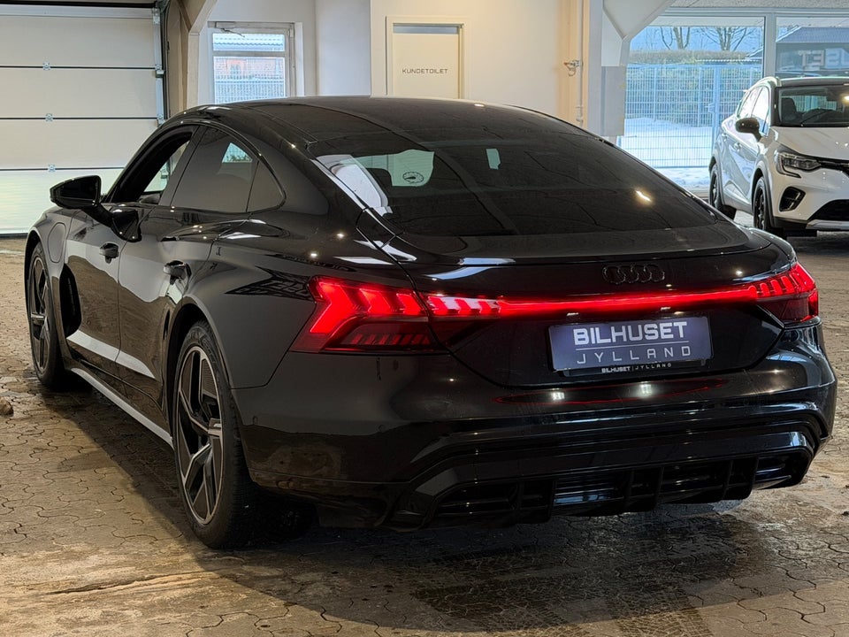 Audi e-tron GT quattro 4d