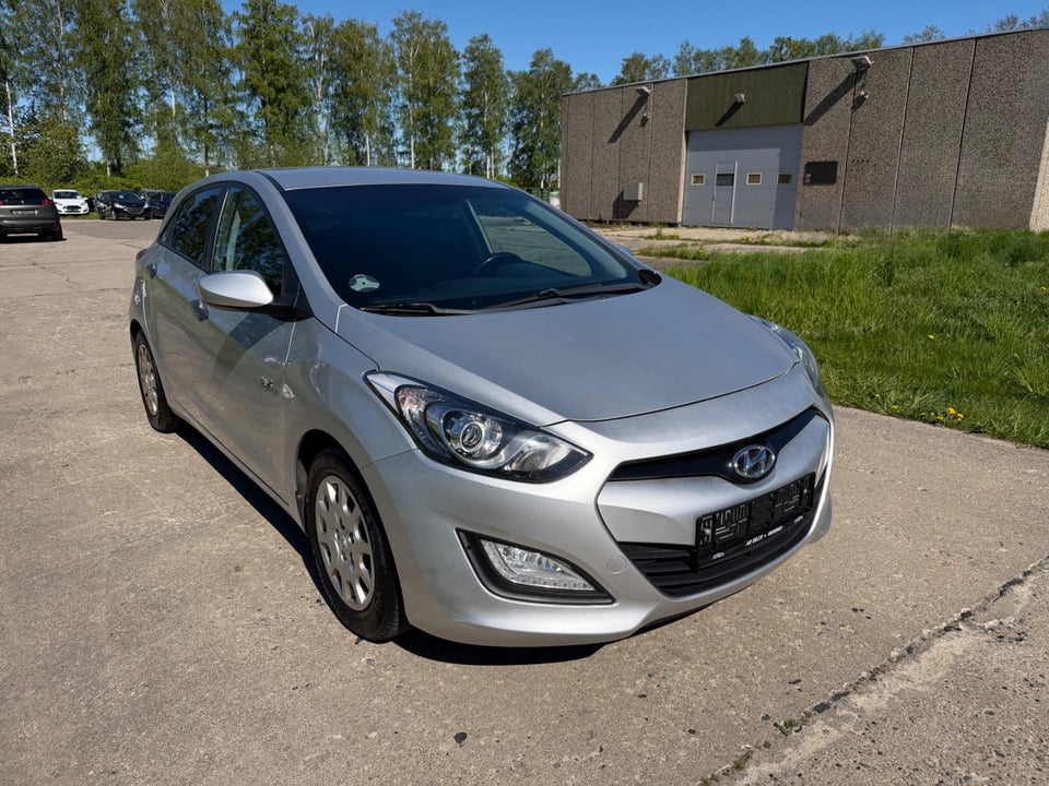 Hyundai i30 1,6 CRDi 110 Comfort Eco 5d