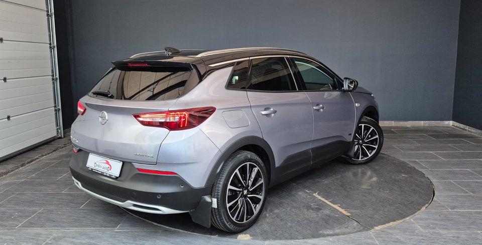 Opel Grandland X 1,6 Hybrid4 Impress aut. 5d