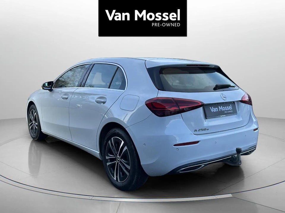 Mercedes A250 e 1,3 Progressive Line aut. 4d