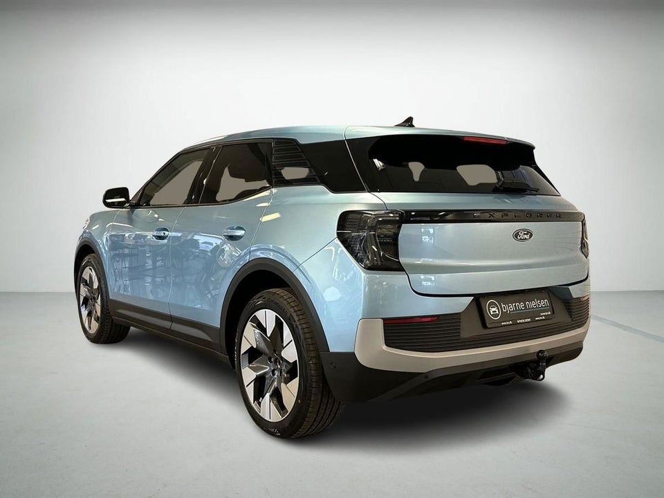 Ford Explorer 84 Premium Extended Range AWD 5d