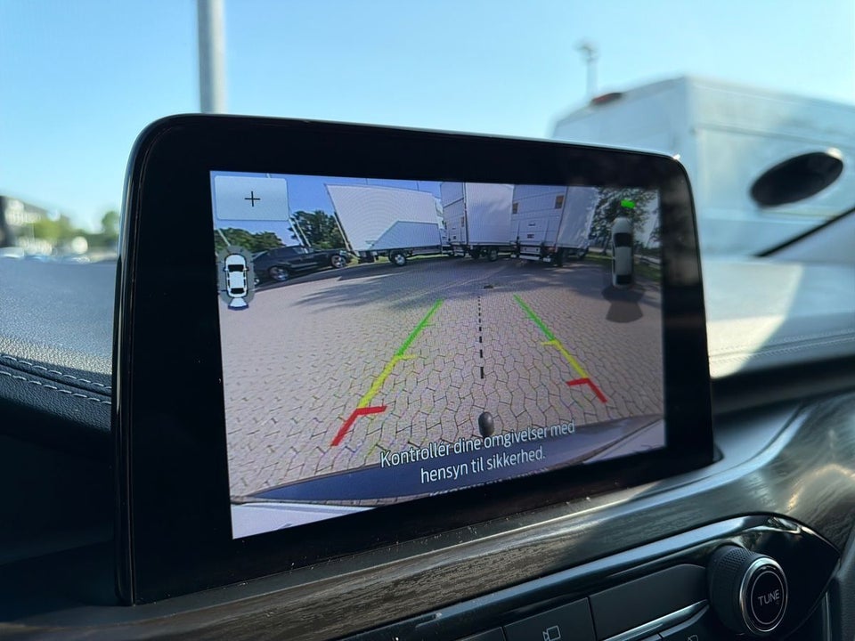 Ford Kuga 2,5 PHEV Vignale CVT 5d