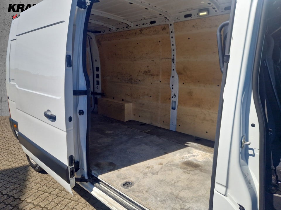 Renault Master IV T35 2,3 dCi 150 L3H2 Kassevogn