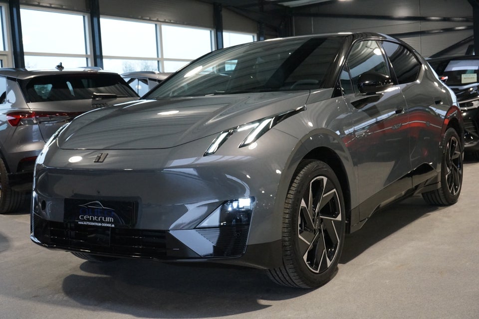 Lynk & Co 02 More 5d