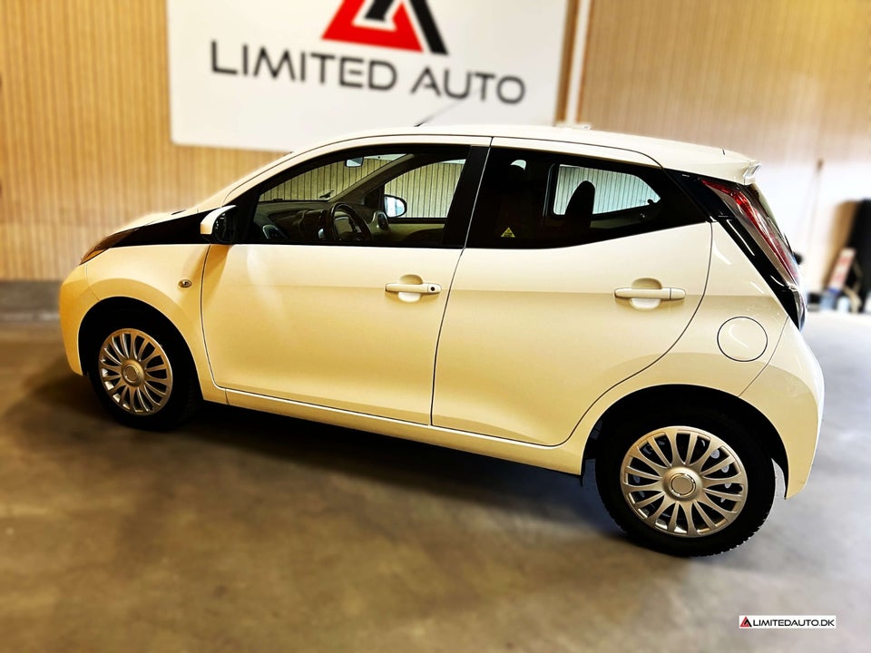 Toyota Aygo 1,0 VVT-i x-press 5d