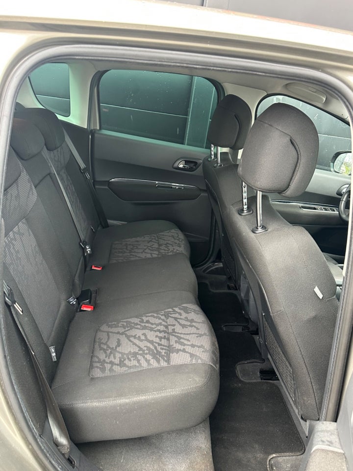 Peugeot 3008 1,6 HDi 110 Premium 5d