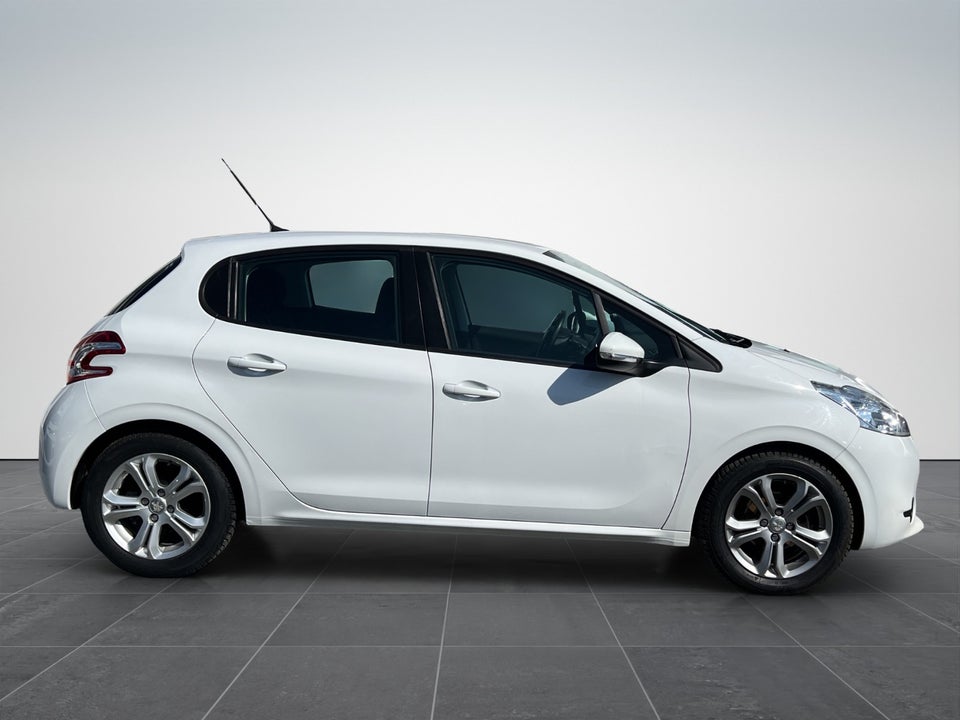 Peugeot 208 1,2 VTi 82 Active 5d