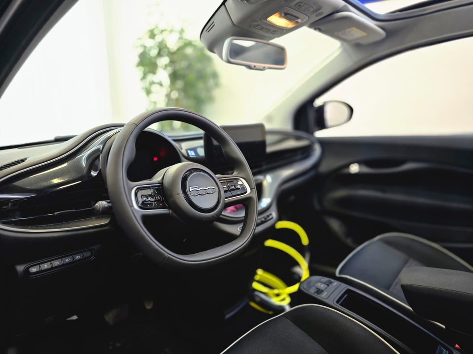 Fiat 500e 42 Icon Cabrio 2d