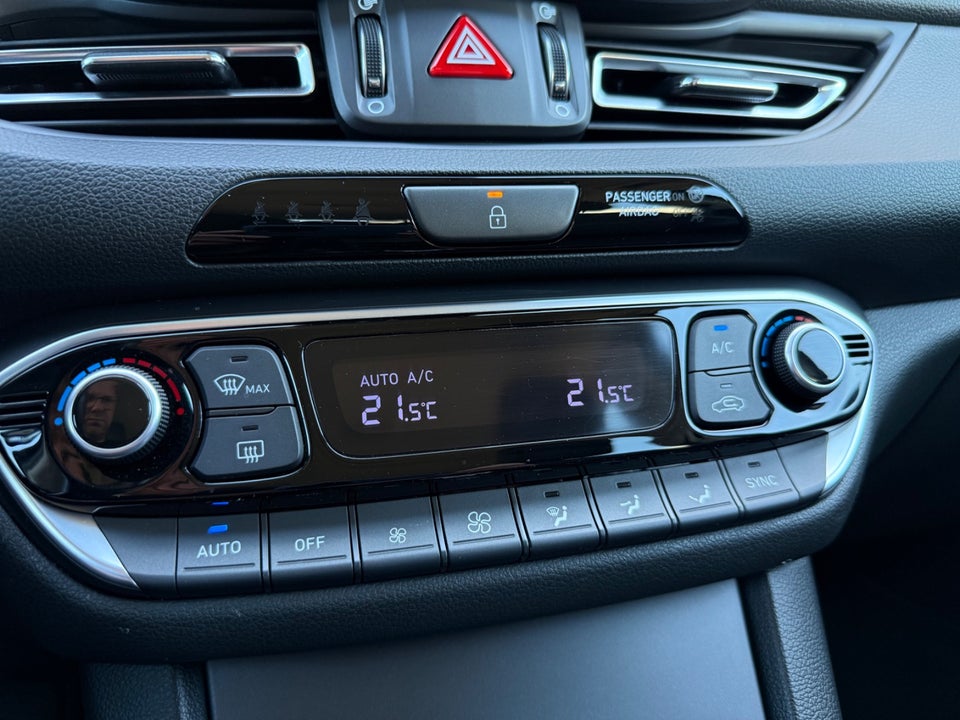 Hyundai i30 1,0 T-GDi Essential stc. DCT 5d