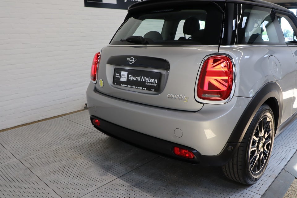 MINI Cooper SE Classic Trim 3d
