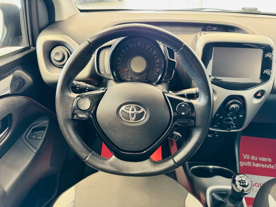 Toyota Aygo 1,0 VVT-i x-black II 5d