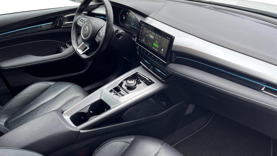 MG MG5 61 Luxury 5d