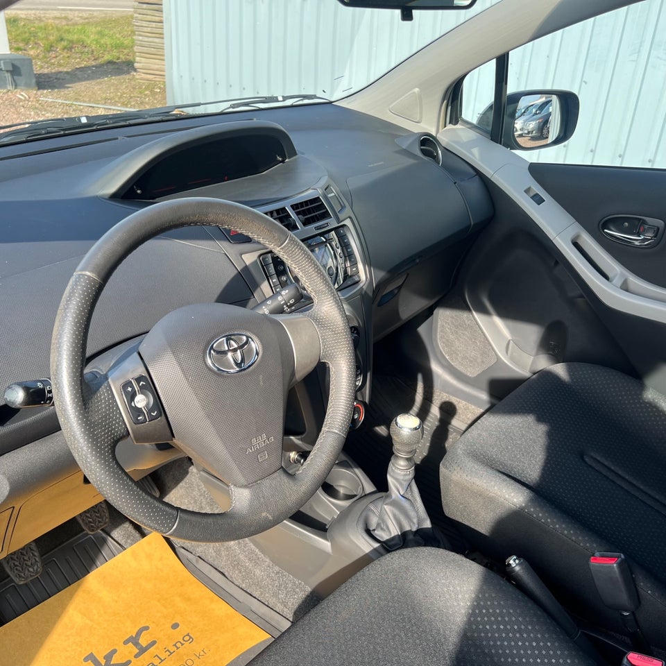 Toyota Yaris 1,3 TX 5d