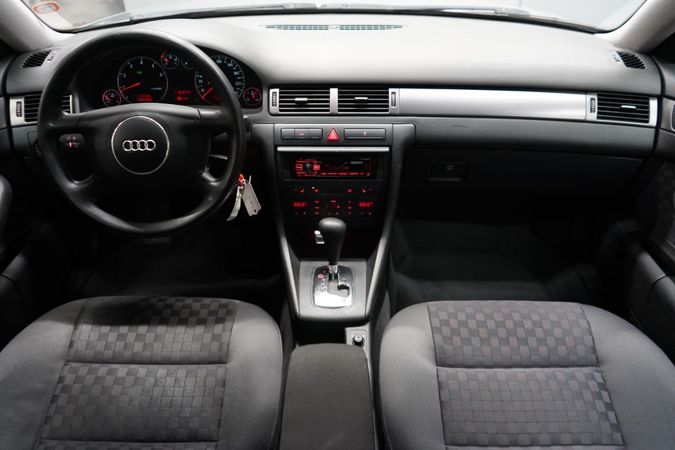 Audi A6 2,4 Multitr. 4d