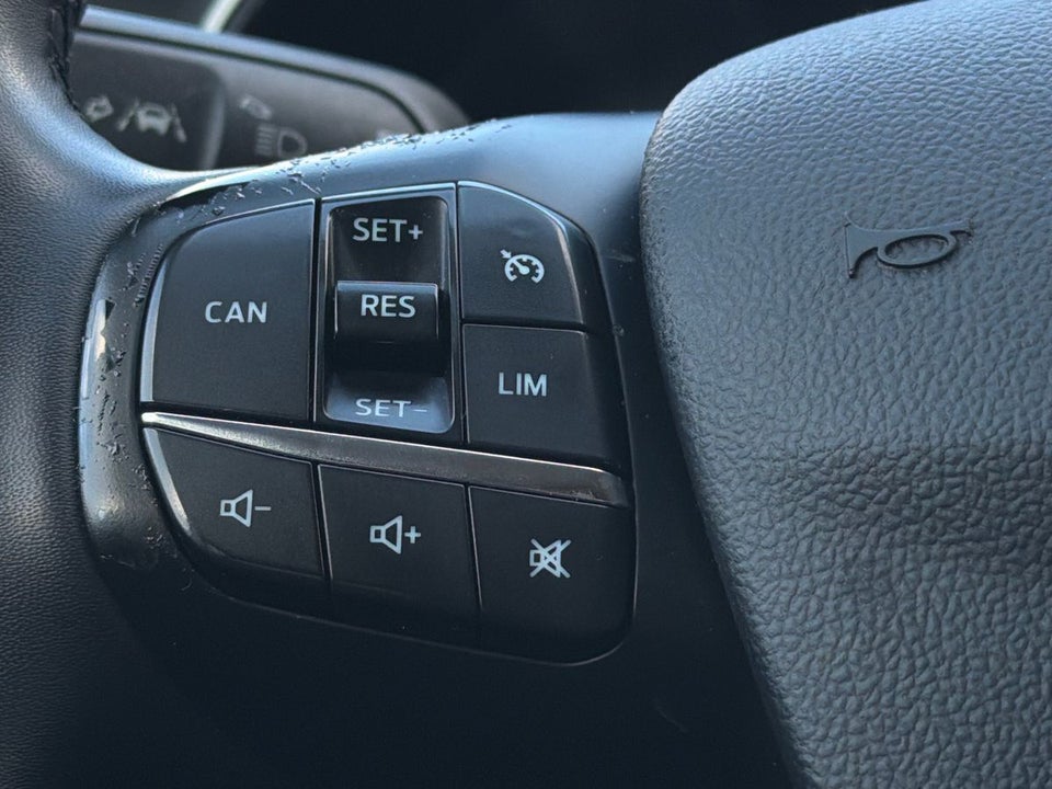 Ford Focus 1,0 EcoBoost Connected stc. aut. 5d