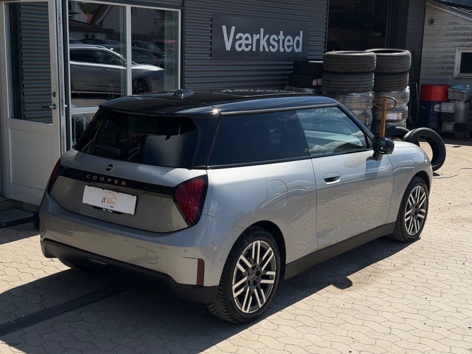 MINI Cooper E Classic Trim L 3d