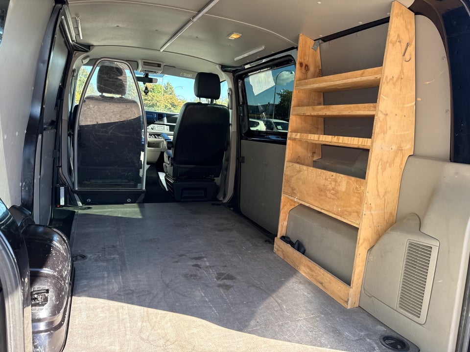VW Transporter 2,0 TDi 150 Kassevogn DSG kort