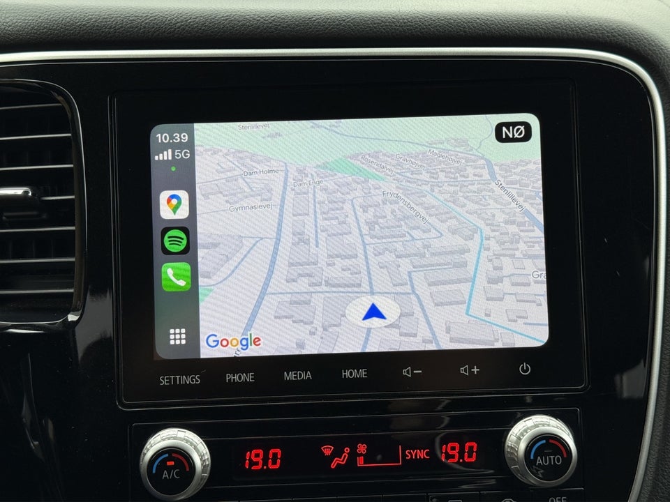 Mitsubishi Outlander 2,4 PHEV Inform CVT 4WD 5d