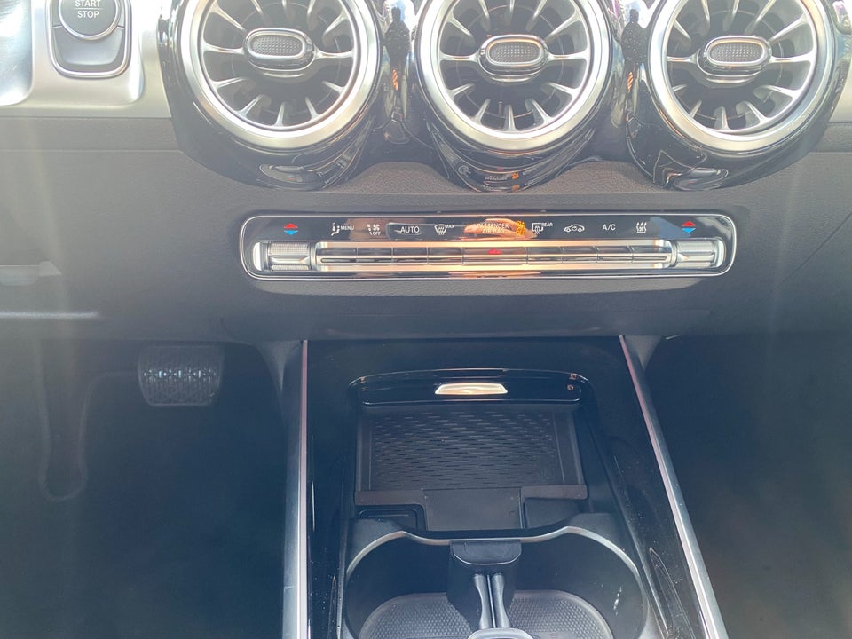 Mercedes EQB300 Progressive Advance Plus 4Matic 5d