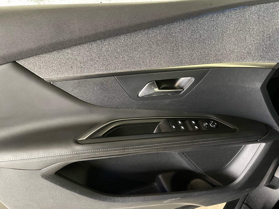 Peugeot 3008 1,5 BlueHDi 130 Allure 5d