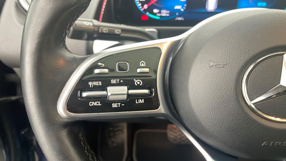 Mercedes EQB300 4Matic 5d