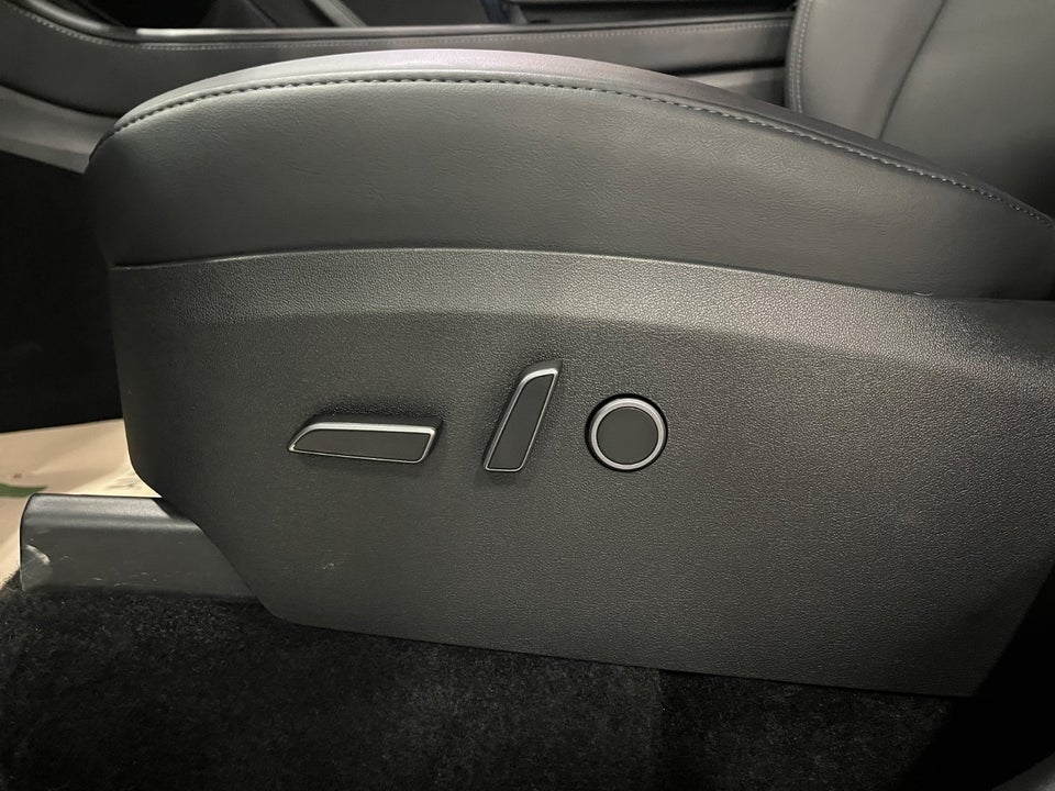 Tesla Model Y Long Range RWD 5d