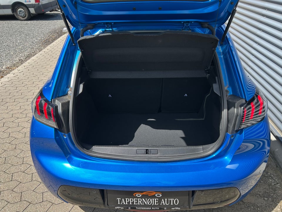 Peugeot e-208 50 GT 5d