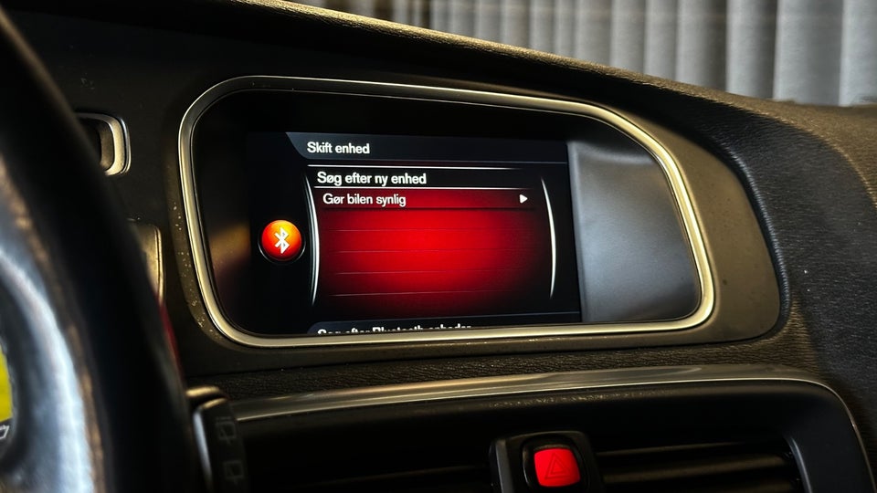 Volvo V40 1,6 D2 115 Momentum aut. 5d