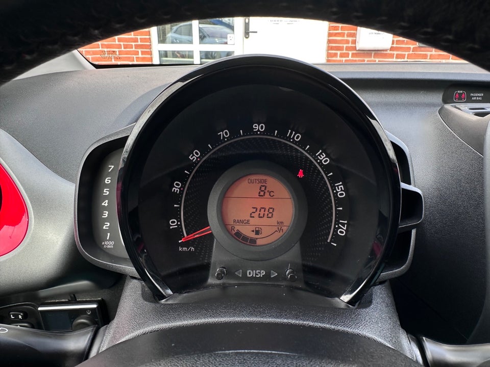 Toyota Aygo 1,0 VVT-i x-plore 5d