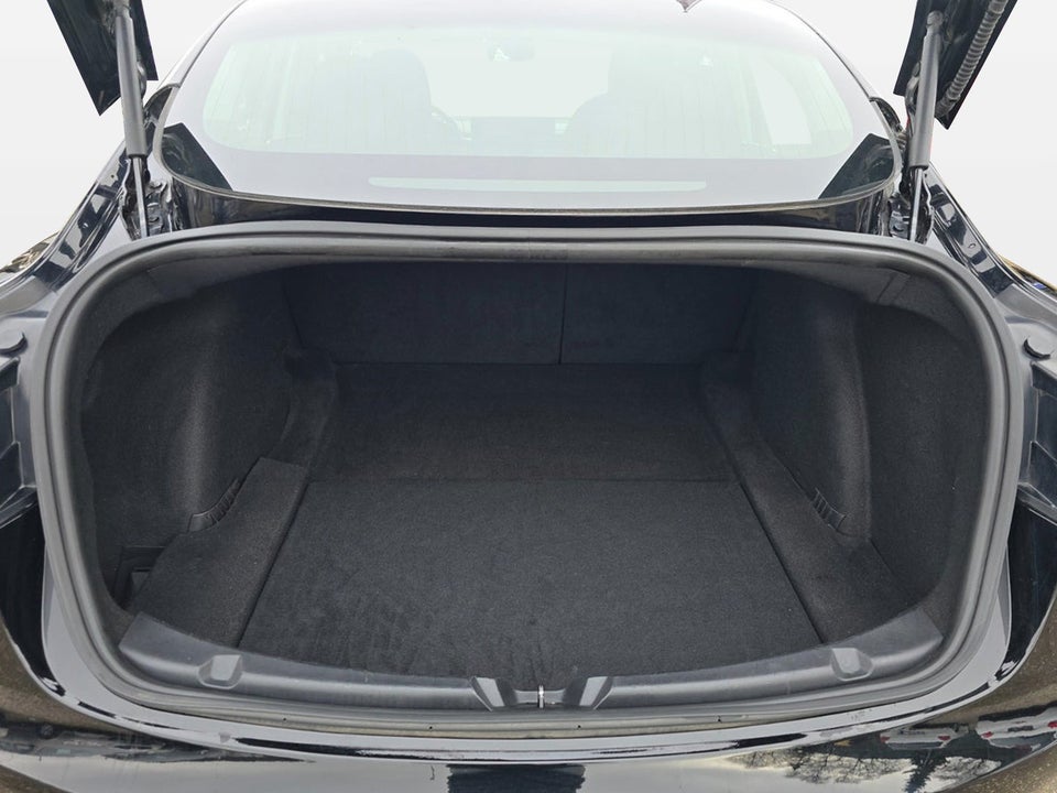 Tesla Model 3 Long Range AWD 4d