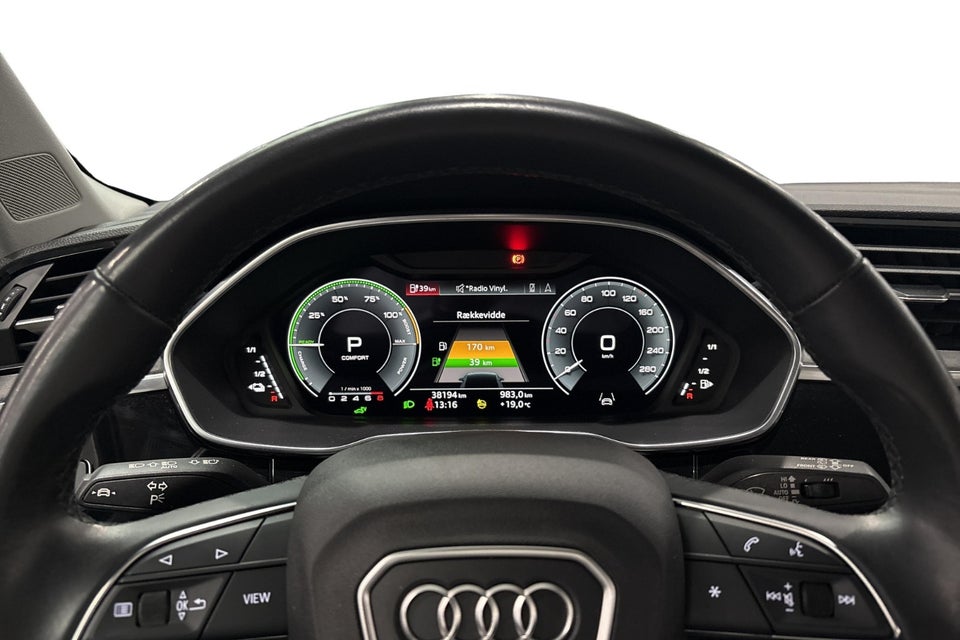 Audi Q3 45 TFSi e Attitude plus S-tr. 5d