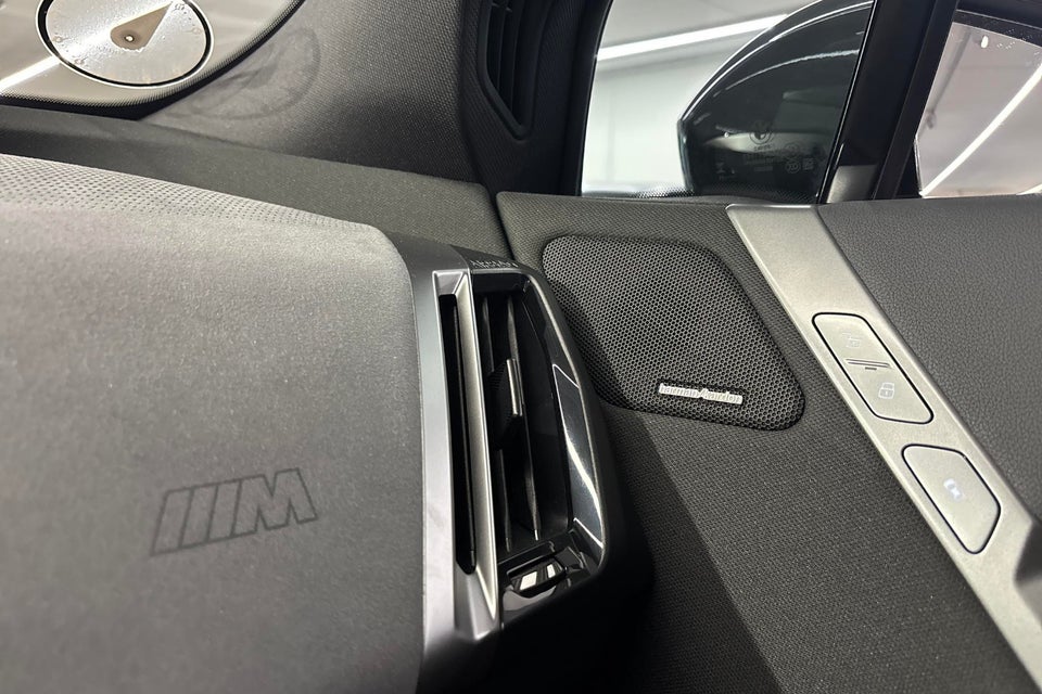 BMW iX xDrive60 Fully Charged 5d